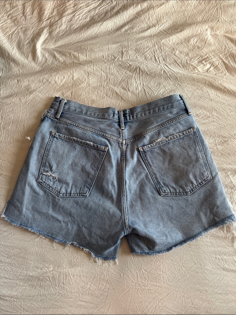 Agolde Raw-Edge Light Blue Denim Cutoff Shorts - Picture 3 of 3